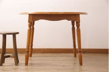 中古　美品　横浜クラシック家具　ダニエル(Daniel)　アメリカンテーブルとロべリアラダーチェア2脚セット(ダイニングテーブル、チェア、イス)(3点合計定価約60万円)(R-051046)