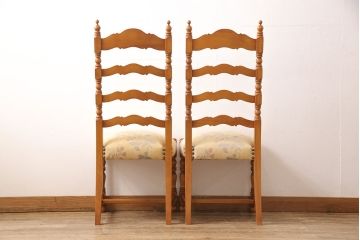 中古　美品　横浜クラシック家具　ダニエル(Daniel)　アメリカンテーブルとロべリアラダーチェア2脚セット(ダイニングテーブル、チェア、イス)(3点合計定価約60万円)(R-051046)