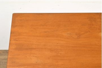 イギリスヴィンテージ　どんなお部屋にも合うシンプルデザイン!チーク材の色味が素敵なデスク(平机、在宅ワーク、在宅用テーブル、作業台、ビンテージ)(R-051049)