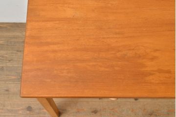 イギリスヴィンテージ　どんなお部屋にも合うシンプルデザイン!チーク材の色味が素敵なデスク(平机、在宅ワーク、在宅用テーブル、作業台、ビンテージ)(R-051049)