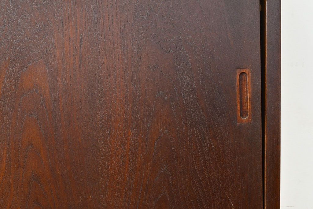 デンマークヴィンテージ　チーク材　北欧家具らしいスタイリッシュさが魅力のサイドボード(収納棚、戸棚、サイドキャビネット、ビンテージ)(R-051052)