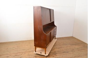 デンマークヴィンテージ　チーク材　北欧家具らしいスタイリッシュさが魅力のサイドボード(収納棚、戸棚、サイドキャビネット、ビンテージ)(R-051052)