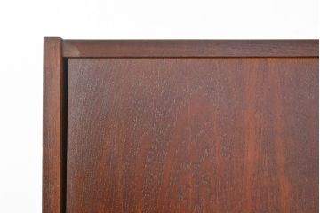 デンマークヴィンテージ　チーク材　北欧家具らしいスタイリッシュさが魅力のサイドボード(収納棚、戸棚、サイドキャビネット、ビンテージ)(R-051052)