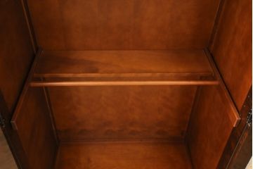 中古　北海道民芸家具　姿見付き　ポールの高さを変えられて便利!濃淡の木色が魅力的なワードローブ(洋服タンス)(R-051056)