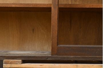 アンティーク家具　昭和中期　脚(台輪)付きリメイク　店舗什器としてもおすすめ!たっぷり収納できるキャビネット(収納棚、戸棚、飾り棚)(R-051057)