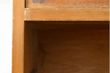 アンティーク家具　昭和中期　ラワン材　たっぷり収納できる!素朴な木の風合いが味わい深い収納棚(サイドキャビネット、飾り棚、陳列棚、店舗什器)(R-051059)