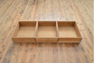 アンティーク家具　昭和中期　ラワン材　リビングボードとしてもおすすめ!素朴な木の風合いが味わい深い収納棚(サイドボード、飾り棚、陳列棚、店舗什器、引き出し)(R-051060)