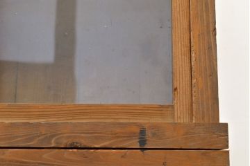 和製アンティーク　杉材　八尺もある特大サイズはレア!格子のガラスがノスタルジックな雰囲気を醸し出す重ね収納棚(ガラス戸棚、キャビネット、店舗什器)(R-051061)