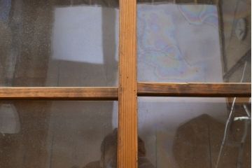 和製アンティーク　杉材　八尺もある特大サイズはレア!格子のガラスがノスタルジックな雰囲気を醸し出す収納棚(サイドボード、ガラス戸棚、キャビネット、店舗什器)(R-051063)
