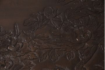 中古　美品　特注品　激レア!重厚な脚と厚みのある天板が魅力的な日光彫りの座卓(ローテーブル)(R-051068)