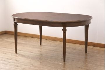 中古　美品　カリモク　domani(ドマーニ)　QUEENS　LIFE(クイーンズライフ)　木目を組み合わせた天板が目を引くダイニングテーブル(エクステンションテーブル、4人掛け、6人掛け)(定価約39万円)(R-051069)