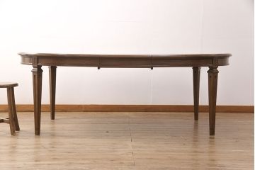 中古　美品　カリモク　domani(ドマーニ)　QUEENS　LIFE(クイーンズライフ)　木目を組み合わせた天板が目を引くダイニングテーブル(エクステンションテーブル、4人掛け、6人掛け)(定価約39万円)(R-051069)