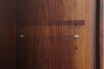 ビンテージ家具　山品木工　ローズウッド　絶版品　高級感漂う上品なキャビネット(収納棚、飾り棚、本箱、ブックケース、ヴィンテージ)(R-051075)