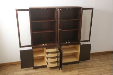 ビンテージ家具　山品木工　ローズウッド　絶版品　高級感漂う上品なキャビネット(収納棚、飾り棚、本箱、ブックケース、ヴィンテージ)(R-051075)