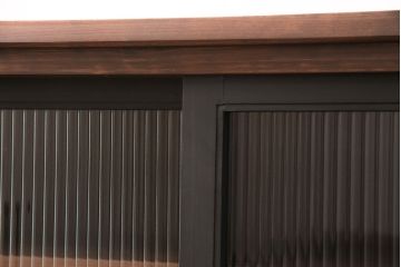 ラフジュ工房オリジナル　和製アンティーク　古建具リメイク　黒のペイントカラーがきりっとしたかっこ良さを演出する収納棚(戸棚、キャビネット)(R-051077)