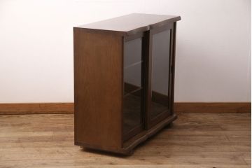 中古　美品　カリモク家具(karimoku)　分厚い天板が存在感を放つ和風の戸棚(収納棚、キャビネット、サイドボード)(R-051078)