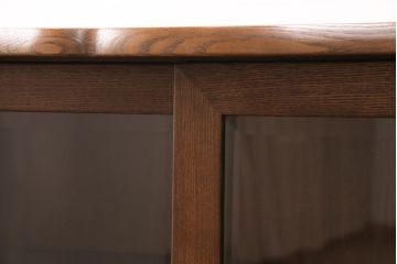 中古　美品　カリモク家具(karimoku)　分厚い天板が存在感を放つ和風の戸棚(収納棚、キャビネット、サイドボード)(R-051078)