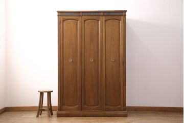 中古　美品　DREXEL HERITAGE(ドレクセルヘリテイジ)　Triune(トライユン)シリーズ　マホガニー材の木肌が美しいワードローブ(引き出し付き、キャビネット、収納棚、戸棚)(定価約90万円)(R-051083)