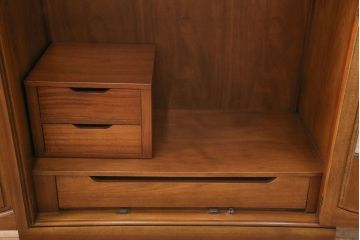 中古　美品　DREXEL HERITAGE(ドレクセルヘリテイジ)　Triune(トライユン)シリーズ　マホガニー材の木肌が美しいワードローブ(引き出し付き、キャビネット、収納棚、戸棚)(定価約90万円)(R-051083)