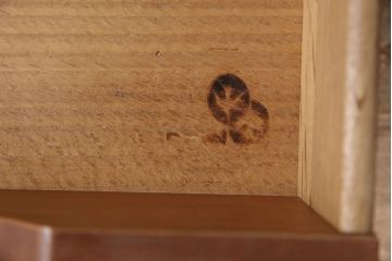 中古　美品　DREXEL HERITAGE(ドレクセルヘリテイジ)　Triune(トライユン)シリーズ　マホガニー材の木肌が美しいワードローブ(引き出し付き、キャビネット、収納棚、戸棚)(定価約90万円)(R-051083)