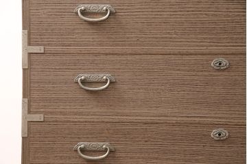 中古　美品　総桐　衣装盆・かくし付き　しっとりとした落ち着いた雰囲気を醸し出す加茂総桐箪笥(並厚、総桐たんす、衣装箪笥、和タンス、着物箪笥)(定価約70万円)(R-051084)