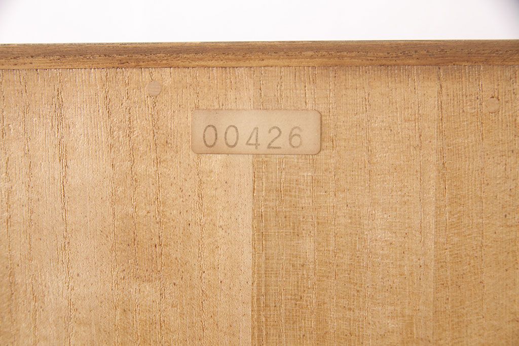 中古　美品　総桐　衣装盆・かくし付き　しっとりとした落ち着いた雰囲気を醸し出す加茂総桐箪笥(並厚、総桐たんす、衣装箪笥、和タンス、着物箪笥)(定価約70万円)(R-051084)