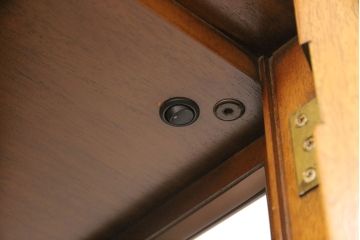 中古　美品　DREXEL HERITAGE(ドレクセルヘリテイジ)　FRANCESCA(フランチェスカ)シリーズ　優雅な佇まいの大型キャビネット(AVボード、収納棚、戸棚)(定価約345万円)(R-051086)