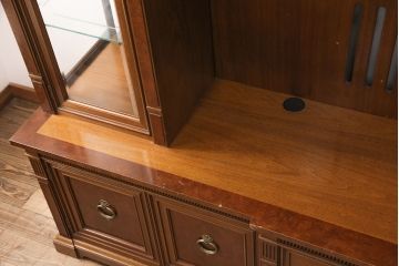 中古　美品　DREXEL HERITAGE(ドレクセルヘリテイジ)　FRANCESCA(フランチェスカ)シリーズ　優雅な佇まいの大型キャビネット(AVボード、収納棚、戸棚)(定価約345万円)(R-051086)