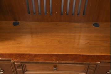 中古　美品　DREXEL HERITAGE(ドレクセルヘリテイジ)　FRANCESCA(フランチェスカ)シリーズ　優雅な佇まいの大型キャビネット(AVボード、収納棚、戸棚)(定価約345万円)(R-051086)