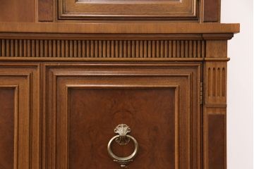 中古　美品　DREXEL HERITAGE(ドレクセルヘリテイジ)　FRANCESCA(フランチェスカ)シリーズ　優雅な佇まいの大型キャビネット(AVボード、収納棚、戸棚)(定価約345万円)(R-051086)