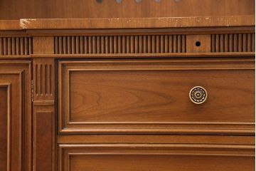 中古　美品　DREXEL HERITAGE(ドレクセルヘリテイジ)　FRANCESCA(フランチェスカ)シリーズ　優雅な佇まいの大型キャビネット(AVボード、収納棚、戸棚)(定価約345万円)(R-051086)