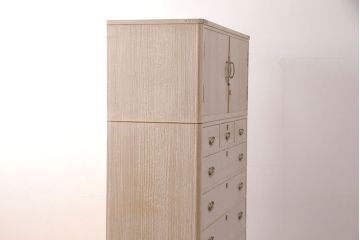 中古　在銘　総桐　かくし付き　上品な佇まいの加茂総桐箪笥(胴丸)(総桐たんす、和タンス、衣装箪笥、着物箪笥)(定価約140万円)(R-051088)