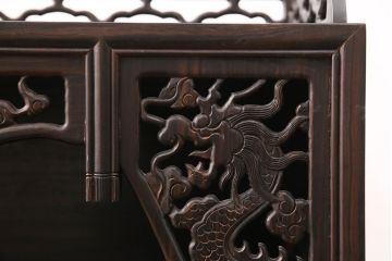 和製ヴィンテージ　総黒檀(コクタン)材　珍しいデザインを楽しめる上品な佇まいの飾り棚(茶棚、収納棚、ビンテージ)(R-051089)