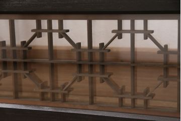 ラフジュ工房オリジナル　古建具リメイク　風景を模した格子が和の情緒を高める書院収納棚(本箱、本棚、書棚、戸棚)(R-051091)