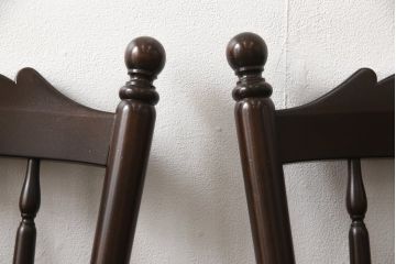 中古　松本民芸家具　16型スピンドルチェア　ゆったりと座れるダイニングチェア2脚セット(板座チェア、椅子)(R-051093)
