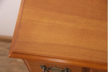 中古　横浜クラシック家具　ダニエル(Daniel)　アーリーアメリカン　カントリースタイルにおすすめなチェスト(小抽斗タンス、引き出し)(定価約35万円)(R-051094)