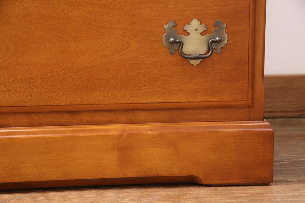 中古　横浜クラシック家具　ダニエル(Daniel)　アーリーアメリカン　カントリースタイルにおすすめなチェスト(小抽斗タンス、引き出し)(定価約35万円)(R-051094)