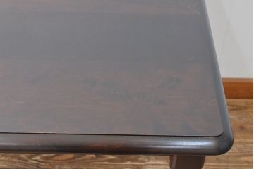 中古　北海道民芸家具　細身の脚が上品な印象を高めるダイニングテーブル(4人掛け、食卓)(R-051097)