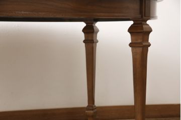 中古　DREXEL HERITAGE(ドレクセルヘリテイジ)　FRANCESCA(フランチェスカ)シリーズ　優美な佇まいのダイニングテーブル(2人掛け、4人掛け)(R-051099)