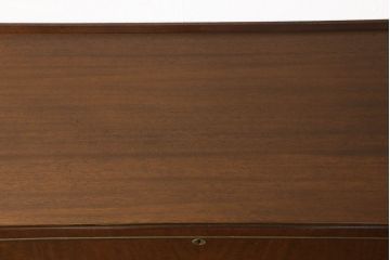 イギリスヴィンテージ　チーク材　ゴールドの引手が上品さを高めるスタイリッシュなサイドボード(収納棚、戸棚、キャビネット、ビンテージ)(R-051108)
