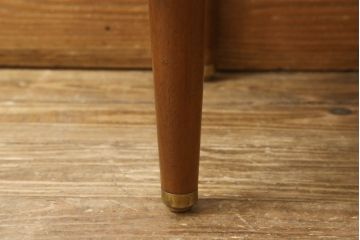 イギリスヴィンテージ　チーク材　ゴールドの引手が上品さを高めるスタイリッシュなサイドボード(収納棚、戸棚、キャビネット、ビンテージ)(R-051108)