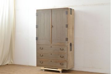 和製アンティーク　シンプルで上品な佇まいの衣装盆付き総桐箪笥(衣装箪笥、着物箪笥、和タンス、桐たんす)(R-051109)