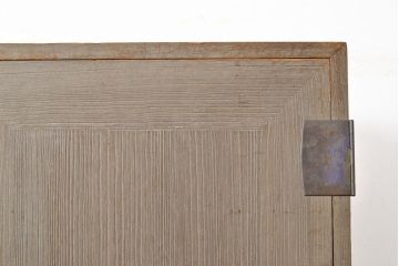 和製アンティーク　シンプルで上品な佇まいの衣装盆付き総桐箪笥(衣装箪笥、着物箪笥、和タンス、桐たんす)(R-051109)