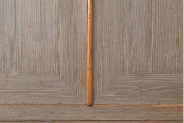 和製アンティーク　シンプルで上品な佇まいの衣装盆付き総桐箪笥(衣装箪笥、着物箪笥、和タンス、桐たんす)(R-051109)