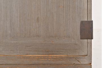 和製アンティーク　シンプルで上品な佇まいの衣装盆付き総桐箪笥(衣装箪笥、着物箪笥、和タンス、桐たんす)(R-051109)