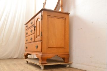 中古　超美品　横浜クラシック家具　ダニエル(Daniel)　ラウンド型の鏡が印象的なドレッサー&スツールセット(鏡台、チェスト、チェア)(定価約74万円)(R-051110)