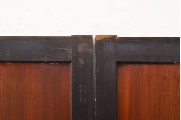 アンティーク建具　黒い框が和モダンな印象を高める板戸4枚セット(帯戸、引き戸)(R-051120)