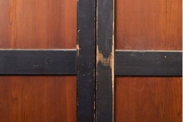 アンティーク建具　黒い框が和モダンな印象を高める板戸4枚セット(帯戸、引き戸)(R-051120)