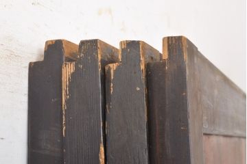 アンティーク建具　黒い框が和モダンな印象を高める板戸4枚セット(帯戸、引き戸)(R-051120)