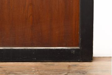 アンティーク建具　黒い框が和モダンな印象を高める板戸4枚セット(帯戸、引き戸)(R-051120)